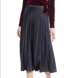 Halogen pleated skirt